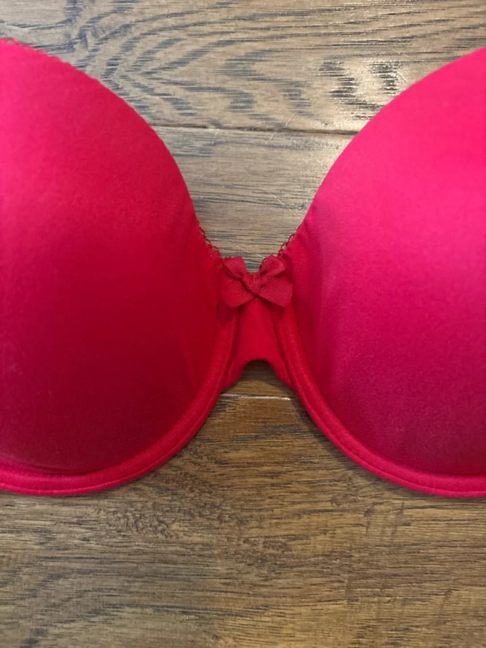 Victoria's Secret Red Padded T-Shirt Bra - Picture 5 of 7